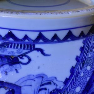 Un bol de taille exceptionelle en porcelaine de Chine en bleu et blanc, Kangxi — photo 22
