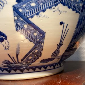 Un bol de taille exceptionelle en porcelaine de Chine en bleu et blanc, Kangxi — photo 30