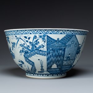 Un bol de taille exceptionelle en porcelaine de Chine en bleu et blanc, Kangxi — photo 3