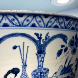 Un bol de taille exceptionelle en porcelaine de Chine en bleu et blanc, Kangxi — photo 40