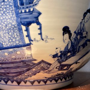 Un bol de taille exceptionelle en porcelaine de Chine en bleu et blanc, Kangxi — photo 48