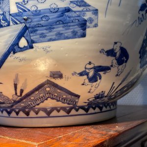 Un bol de taille exceptionelle en porcelaine de Chine en bleu et blanc, Kangxi — photo 53