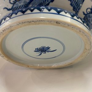 Un bol de taille exceptionelle en porcelaine de Chine en bleu et blanc, Kangxi — photo 69