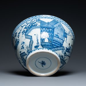 Un bol de taille exceptionelle en porcelaine de Chine en bleu et blanc, Kangxi — photo 7