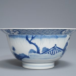 Un bol de type klapmuts en porcelaine de Chine bleu et blanc, marque de Jiajing, Kangxi — photo 2