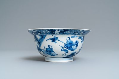 Un bol de type klapmuts en porcelaine de Chine en bleu et blanc, marque et époque de Kangxi