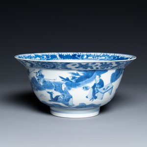 Un bol de type 'klapmuts' en porcelaine de Chine en bleu et blanc, marque et époque de Kangxi — photo 1