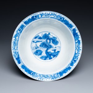 Un bol de type 'klapmuts' en porcelaine de Chine en bleu et blanc, marque et époque de Kangxi — photo 10
