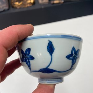 Un bol 'du palais' en porcelaine de Chine en bleu et blanc, Kangxi — photo 11