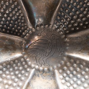 Un bol en argent à décor d'un oiseau, empire sassanide, Perse, 7/9ème — photo 8