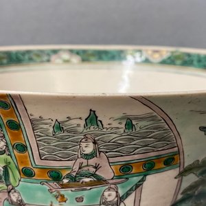 Un bol en biscuit émaillé vert sur socle en bois, Chine, 19ème — photo 20