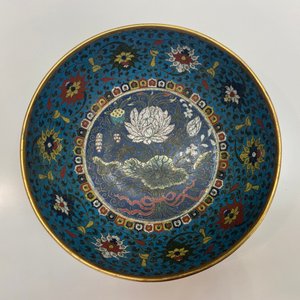 Un bol en émaux cloisonnés à décor de dragons, marque apocryphe de Wanli — photo 30
