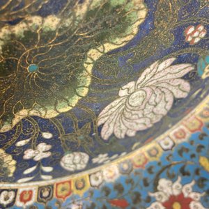 Un bol en émaux cloisonnés à décor de dragons, marque apocryphe de Wanli — photo 31