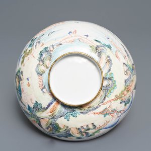 Un bol en émaux de Canton à décor d'un paysage, Yongzheng — photo 5