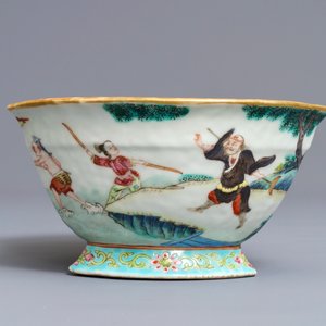 Un bol en forme de lingot en porcelaine de Chine famille rose, marque et époque de Tongzhi — photo 5
