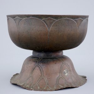 Un bol en forme de lotus en bronze, Chine, début de la Dynastie Qing — photo 4