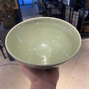 Un bol en forme de lotus en porcelaine de Chine céladon de Longquan, Yuan/Ming — photo 8
