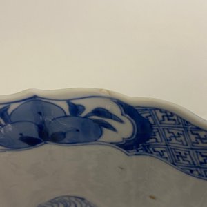 Un bol en forme de lotus en porcelaine de Chine en bleu et blanc à décor des 'Sept sages dans la forêt de bambou', marque de Chenghua, Kangxi — photo 10