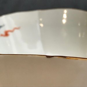 Un bol en forme de lotus en porcelaine Kakiemon de Japon figurant des garçons, Edo, 17ème — photo 10
