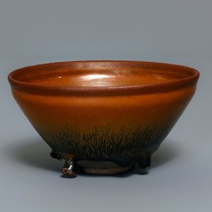 Un bol en grès porcelaineux de type jianyao à émail 'fourrure de lièvre', Song — photo 1