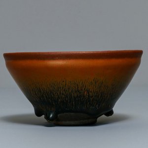 Un bol en grès porcelaineux de type jianyao à émail 'fourrure de lièvre', Song — photo 3