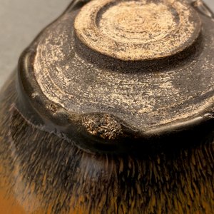 Un bol en grès porcelaineux de type jianyao à émail 'fourrure de lièvre', Song — photo 10