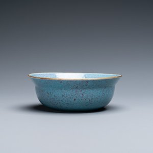 Un bol en porcelaine de Chine à émail robin's egg, 18/19ème — photo 1