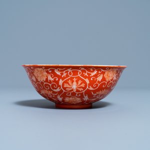 Un bol en porcelaine de Chine à fond rouge de corail, marque de Daoguang, République — photo 4