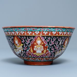 Un bol en porcelaine de Chine Bencharong pour le marché thai, 19ème — photo 2