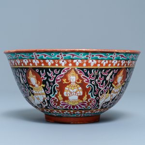 Un bol en porcelaine de Chine Bencharong pour le marché thai, 19ème — photo 5