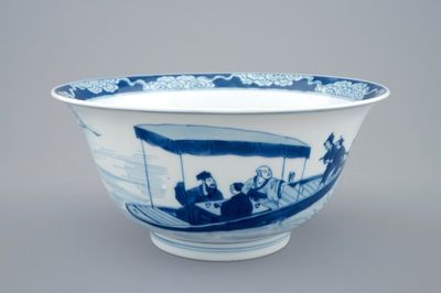 Un bol en porcelaine de Chine bleu et blanc à décor d'un bateau, Kangxi