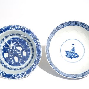 Un bol en porcelaine de Chine bleu et blanc, Kangxi, et un bol aux grues de type klapmuts, prob. Wanli — photo 6