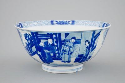 Un bol en porcelaine de Chine bleu et blanc, marque de Chenghua, époque Kangxi