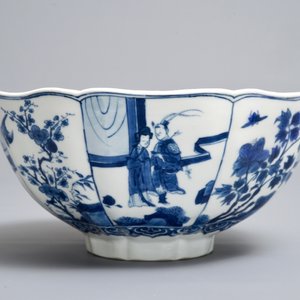 Un bol en porcelaine de Chine bleu et blanc, marque de Chenghua, Kangxi — photo 3
