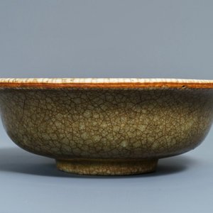 Un bol en porcelaine de Chine de type ge, Qianlong — photo 5