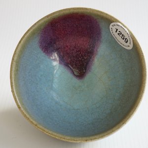 Un bol en porcelaine de Chine de type Junyao, prob. Dynastie Song, 10/13ème — photo 7