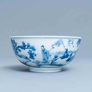 Un bol en porcelaine de Chine en bleu et blanc à décor de lettrés et leurs servants, marque et époque de Kangxi — photo 3