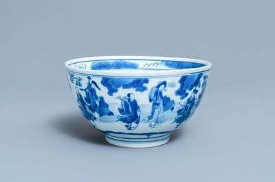 Un bol en porcelaine de Chine en bleu et blanc à décor d'immortels, Kangxi