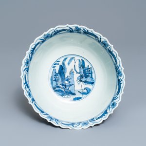 Un bol en porcelaine de Chine en bleu et blanc à décor d'un paysage au pagode, Wanli — photo 7