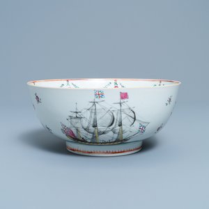 Un bol en porcelaine de Chine famille rose à décor de navires anglais, Qianlong — photo 1