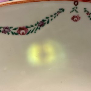 Un bol en porcelaine de Chine famille rose à décor de navires anglais, Qianlong — photo 19