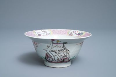 Un bol en porcelaine de Chine famille rose à décor d'un navire, Yongzheng/Qianlong