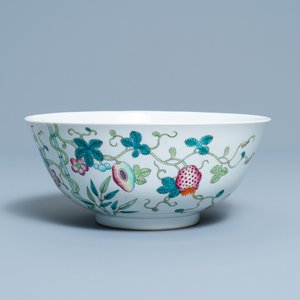 Un bol en porcelaine de Chine famille rose à décor sanduo, marque et époque de Guangxu — photo 1