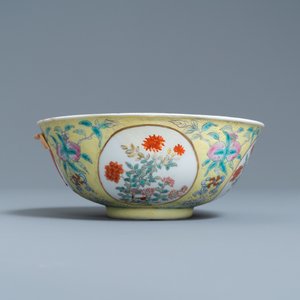 Un bol en porcelaine de Chine famille rose à fond jaune sgraffito, marque et époque de Daoguang — photo 3