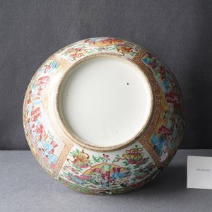 Un bol en porcelaine de Chine famille rose de Canton, 19ème — photo 11