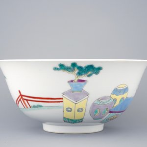 Un bol en porcelaine de Chine famille rose, marque Yongzheng, 19/20ème — photo 3