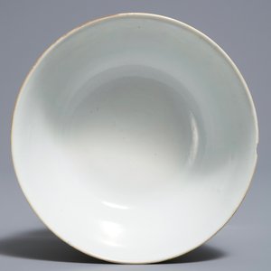 Un bol en porcelaine de Chine famille rose sur fond jaune, marque de Qianlong, 19ème — photo 5