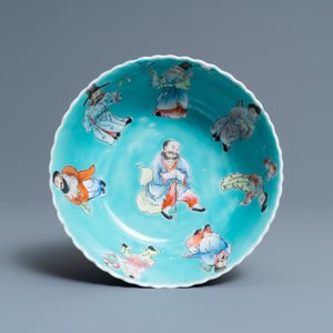 Un bol en porcelaine de Chine famille rose sur fond turquoise, marque de Qianlong, République — photo 6