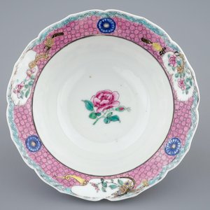 Un bol en porcelaine de Chine famille rose, Yongzheng, 1723-1735 — photo 6