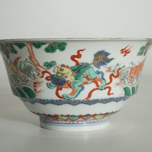 Un bol en porcelaine de Chine famille verte aux lions bouddhistes, Kangxi — photo 11